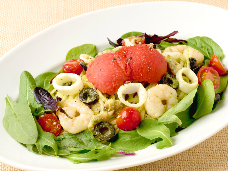 冷製パスタ魚介と完熟トマトのジェノベーゼ