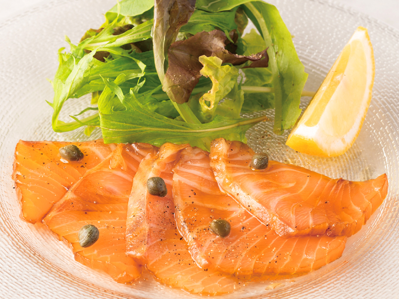 スモークサーモンとポテサラのちょい飲みセット